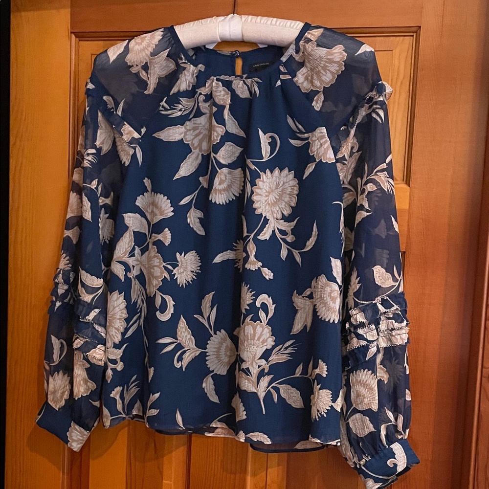 NWOT Ann Taylor Teal Blue and White Floral Blouse with Beige Accents